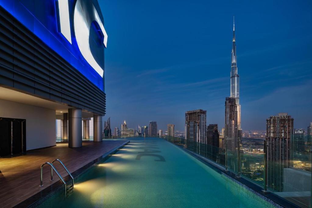 Paramount Midtown -Stunning 2 Bedroom Apt With Burj-Khalifa View Dubái Exterior foto